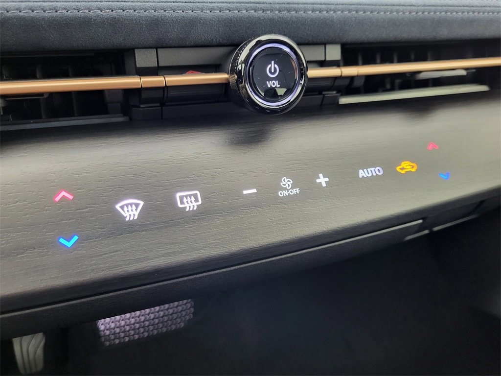 2025 Nissan ARIYA Platinum e-4ORCE photo 26
