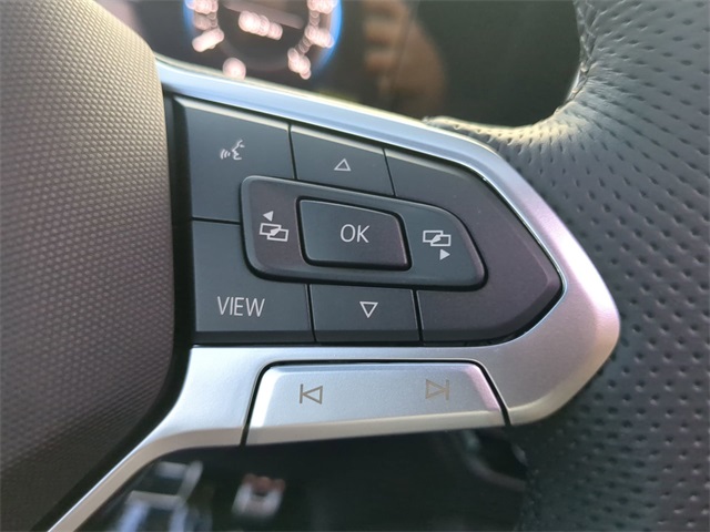2025 Volkswagen Tiguan SE R-Line Black photo 25