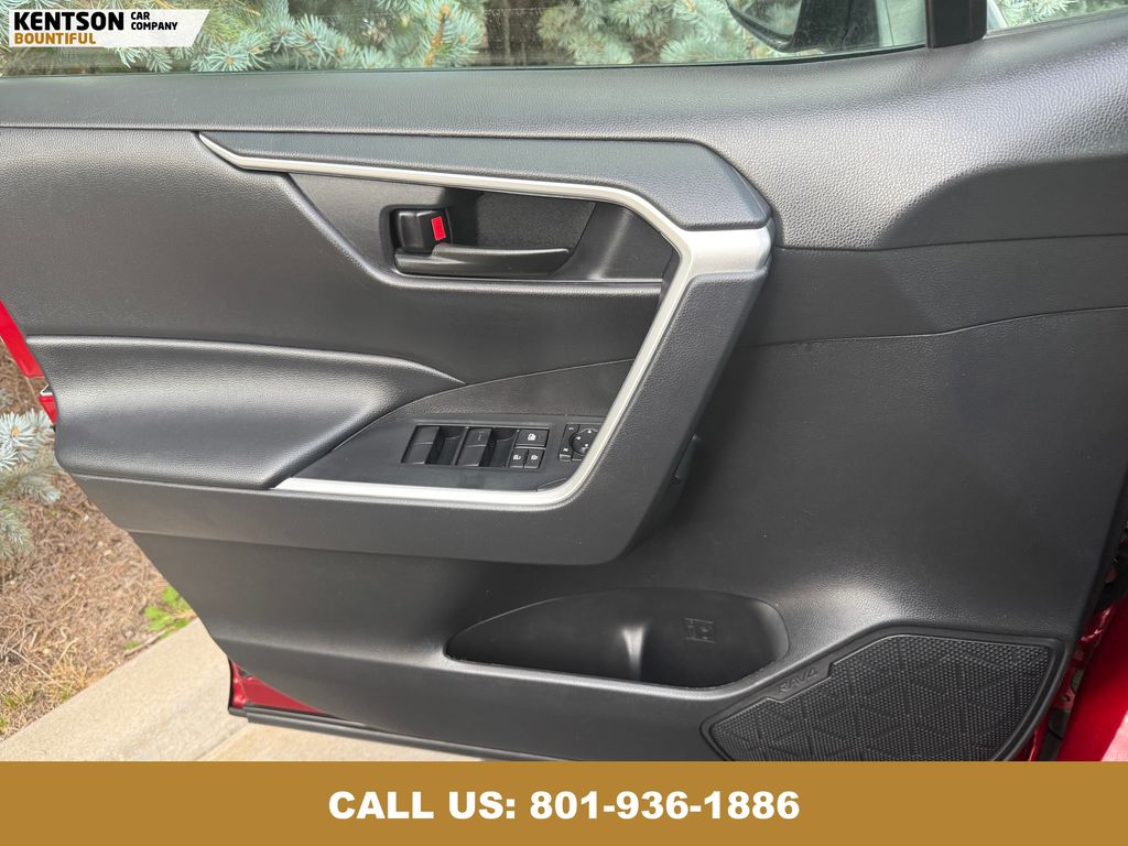 2024 Toyota RAV4 LE photo 19