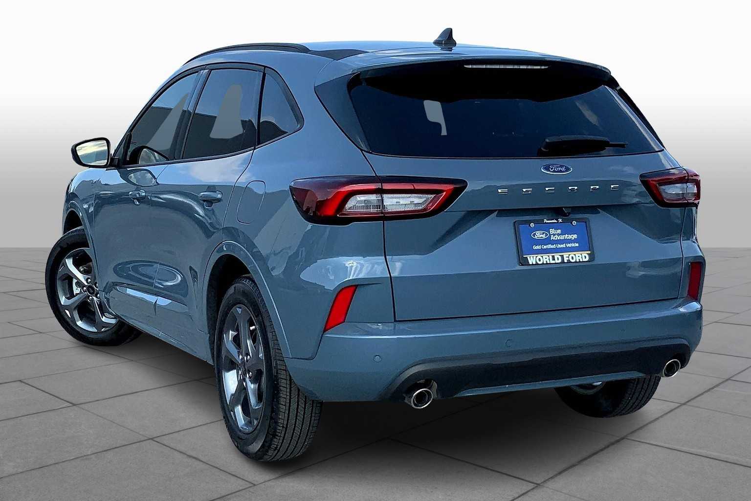 2024 Ford Escape ST-Line photo 9