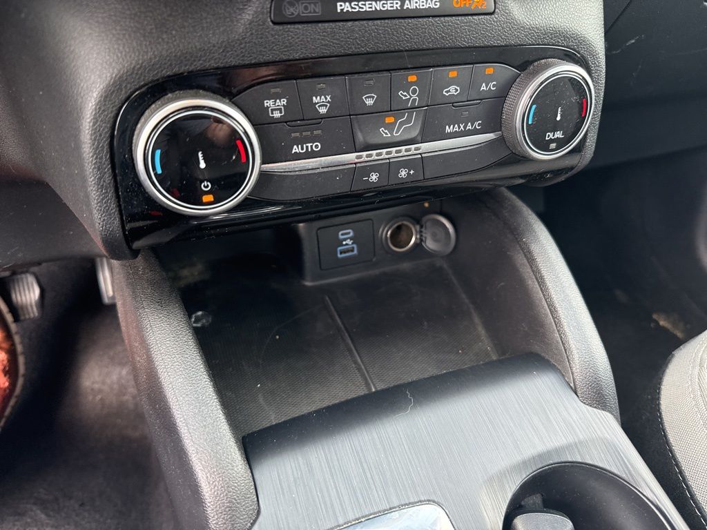 2022 Ford Escape Hybrid SE photo 26