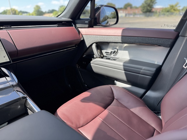 2025 Land Rover Range Rover Sport SE photo 12