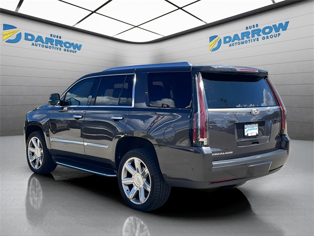 2017 Cadillac Escalade Luxury photo 2