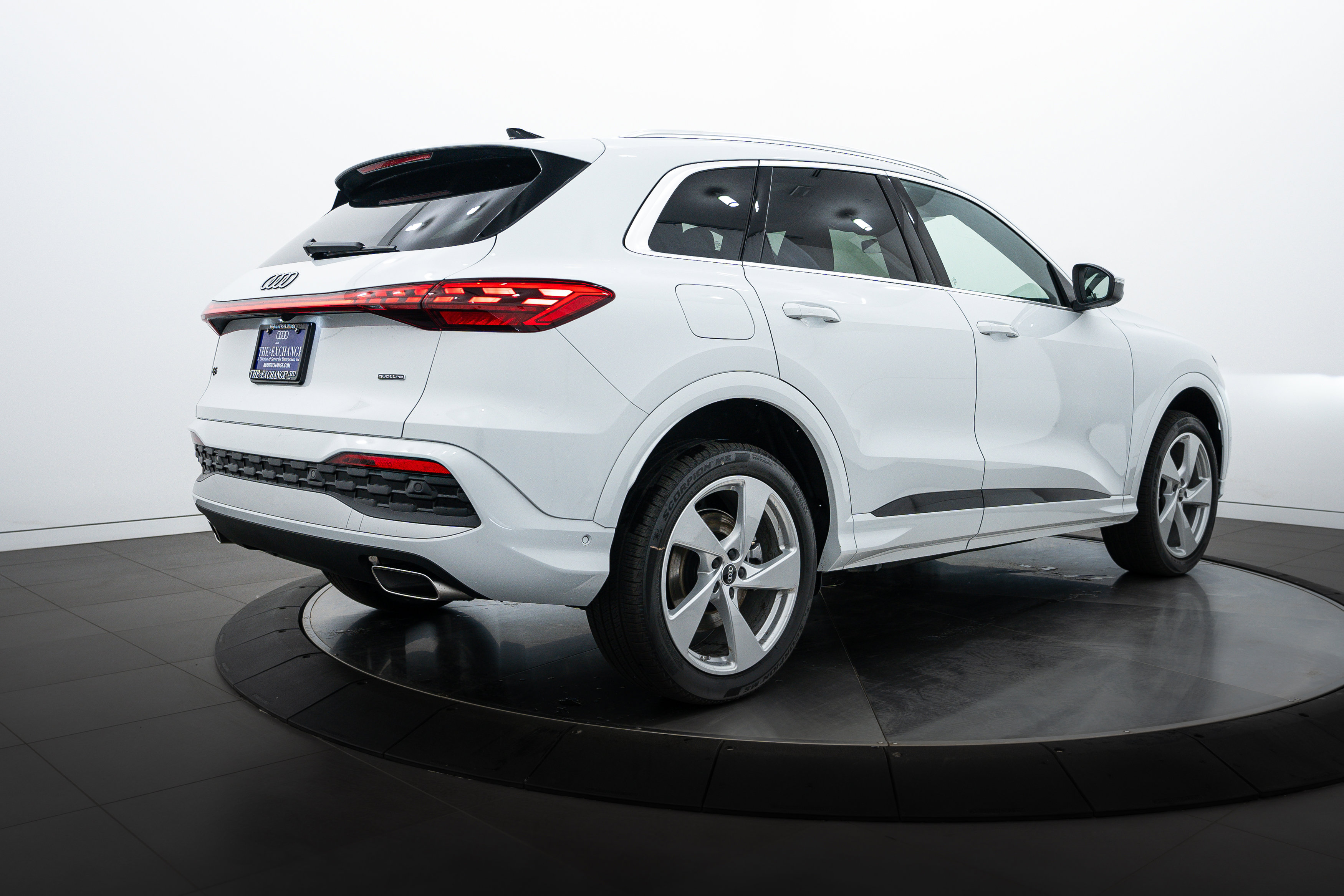 2025 Audi Q5 Premium Plus photo 4