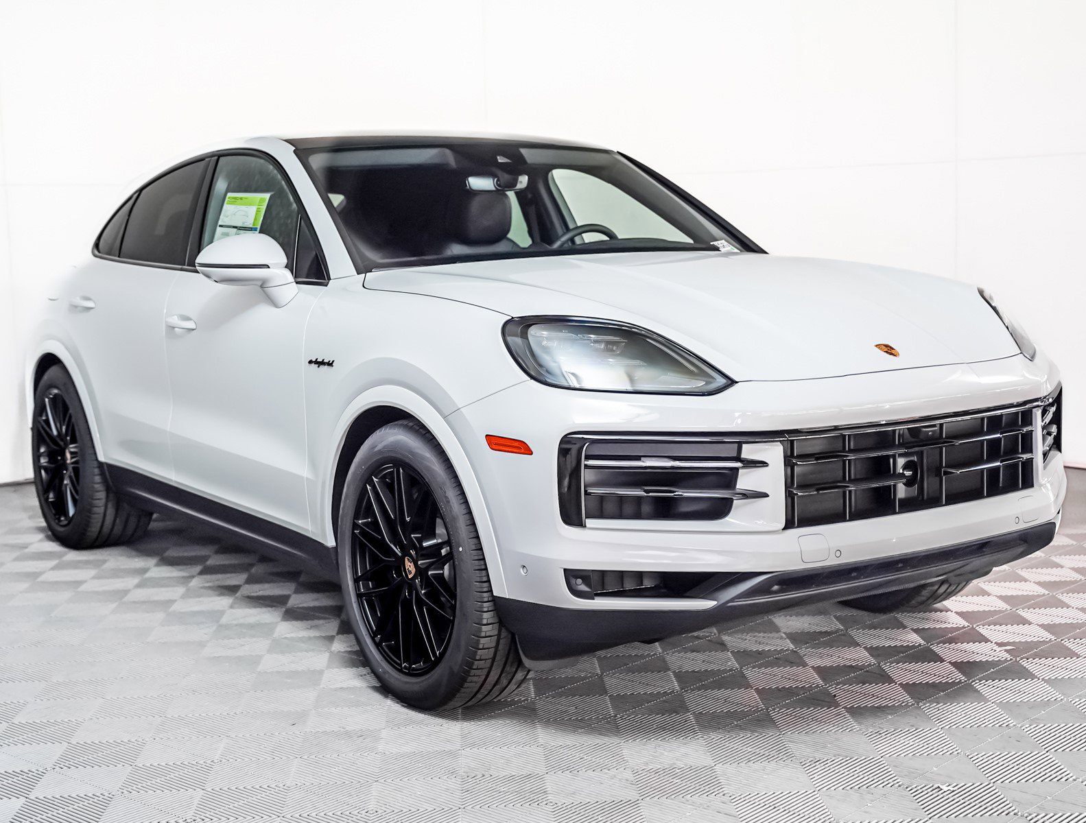 2025 Porsche Cayenne E-Hybrid Coupe photo 8