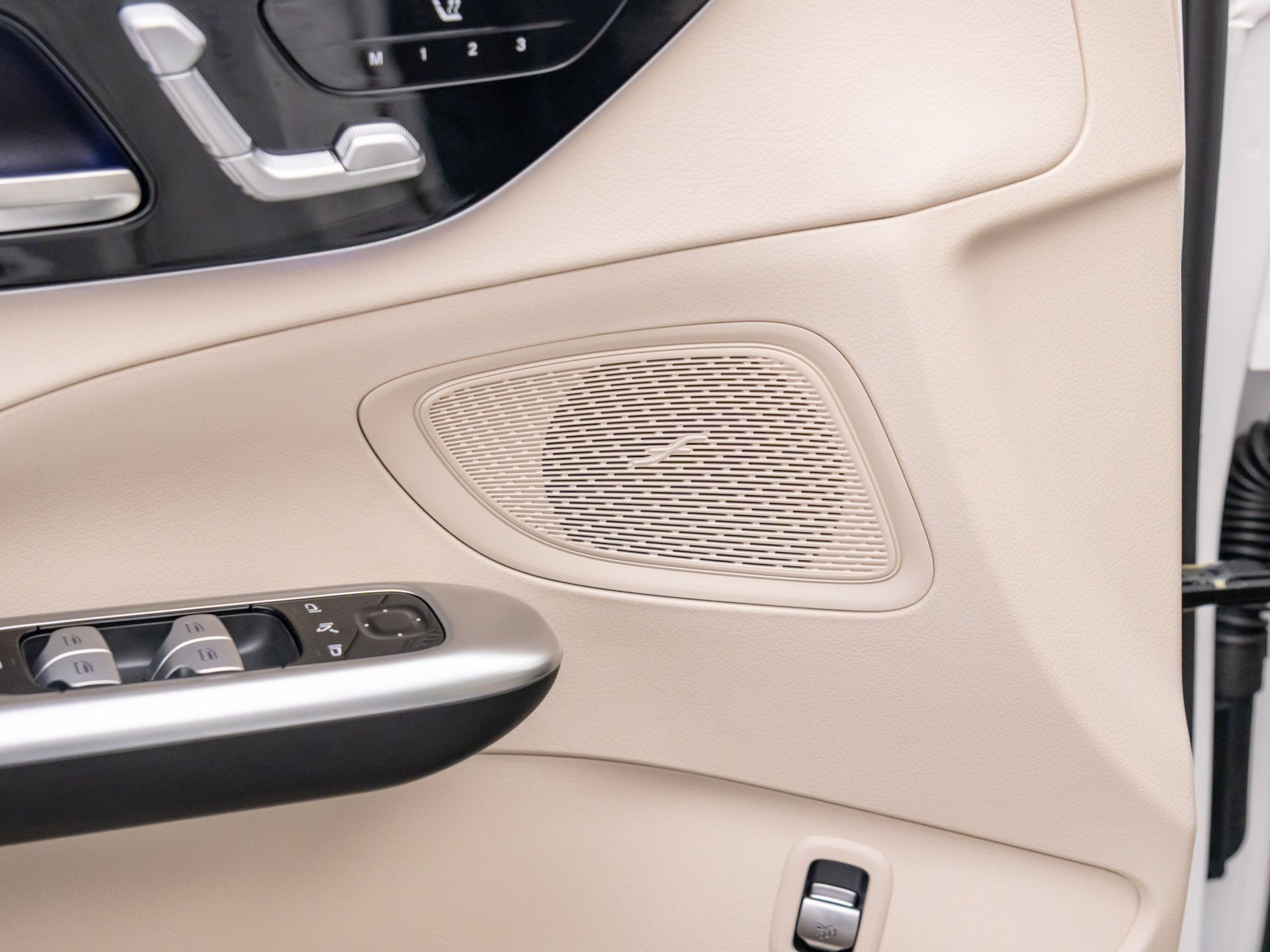 2025 Mercedes Benz C 300 4MATIC photo 12