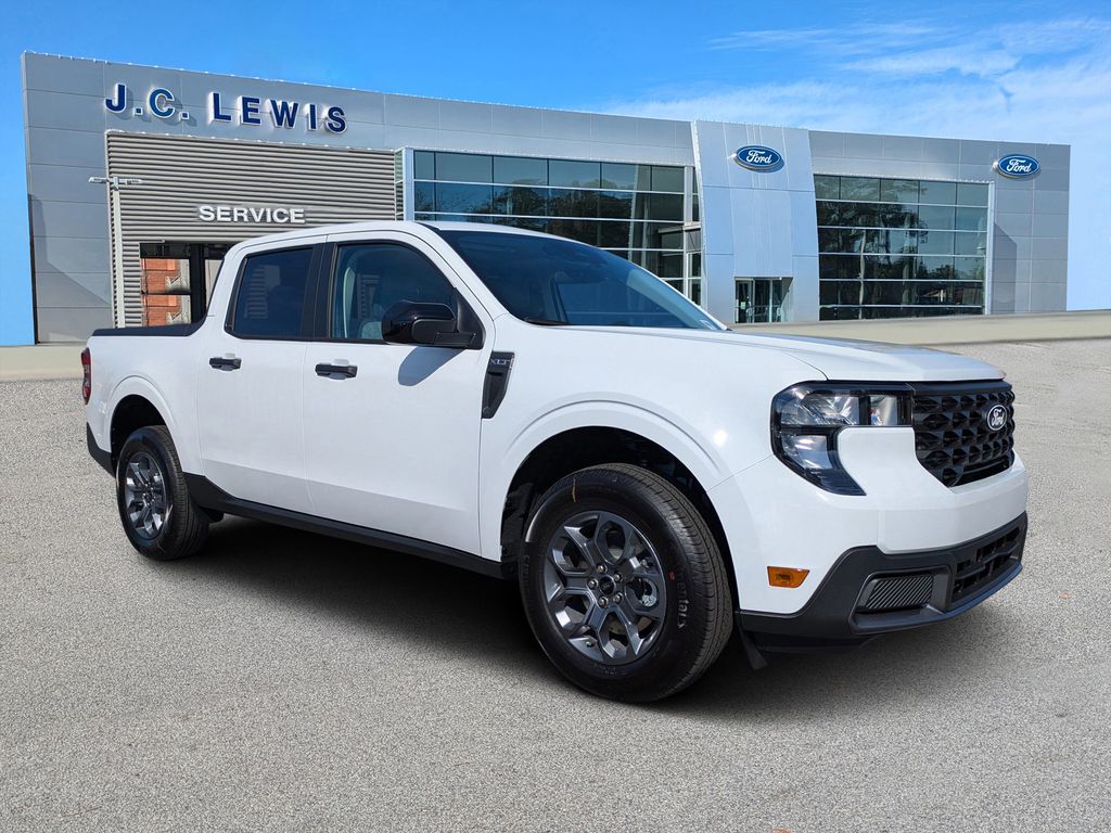 2025 Ford Maverick XLT's photo