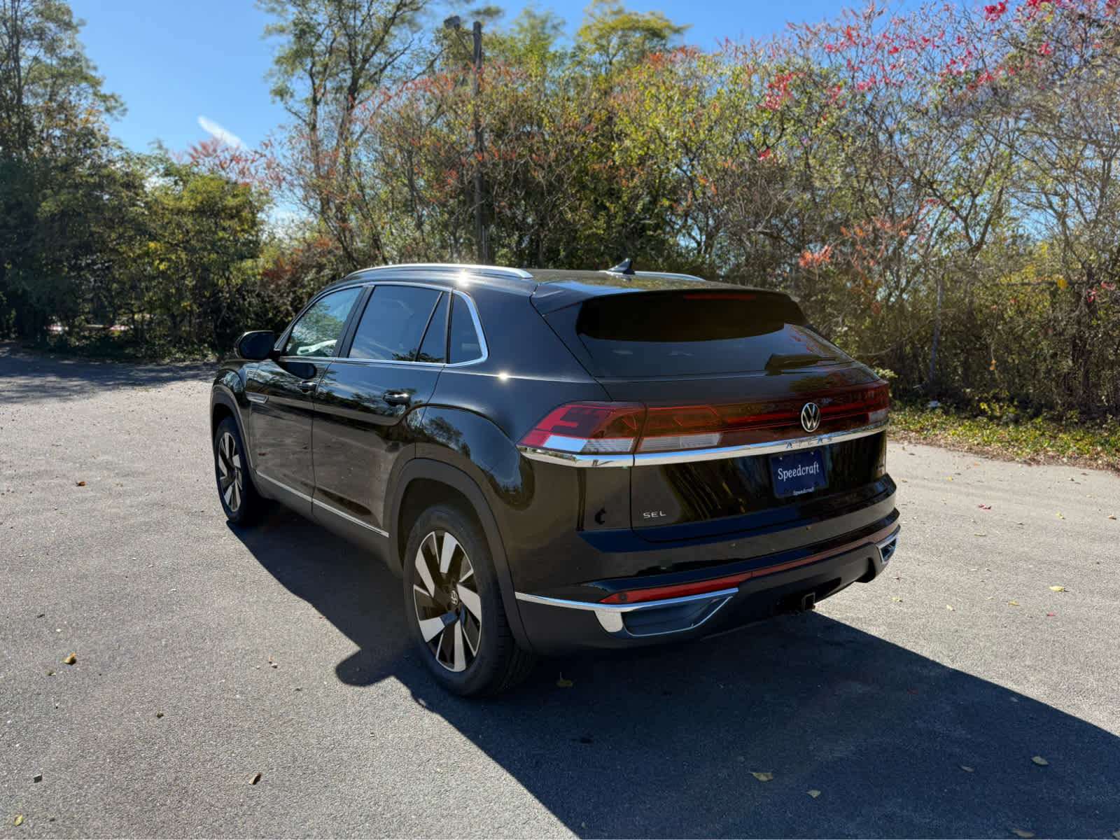 2026 Volkswagen Atlas Cross Sport SEL photo 3