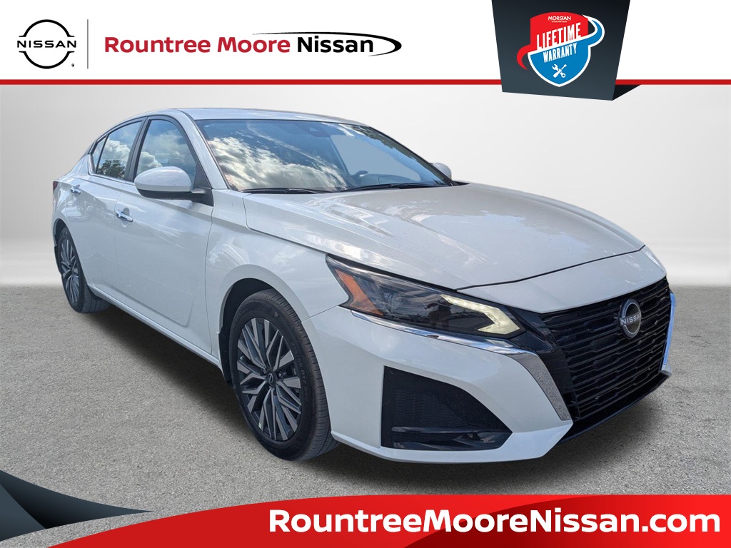 2025 Nissan Altima SV's photo