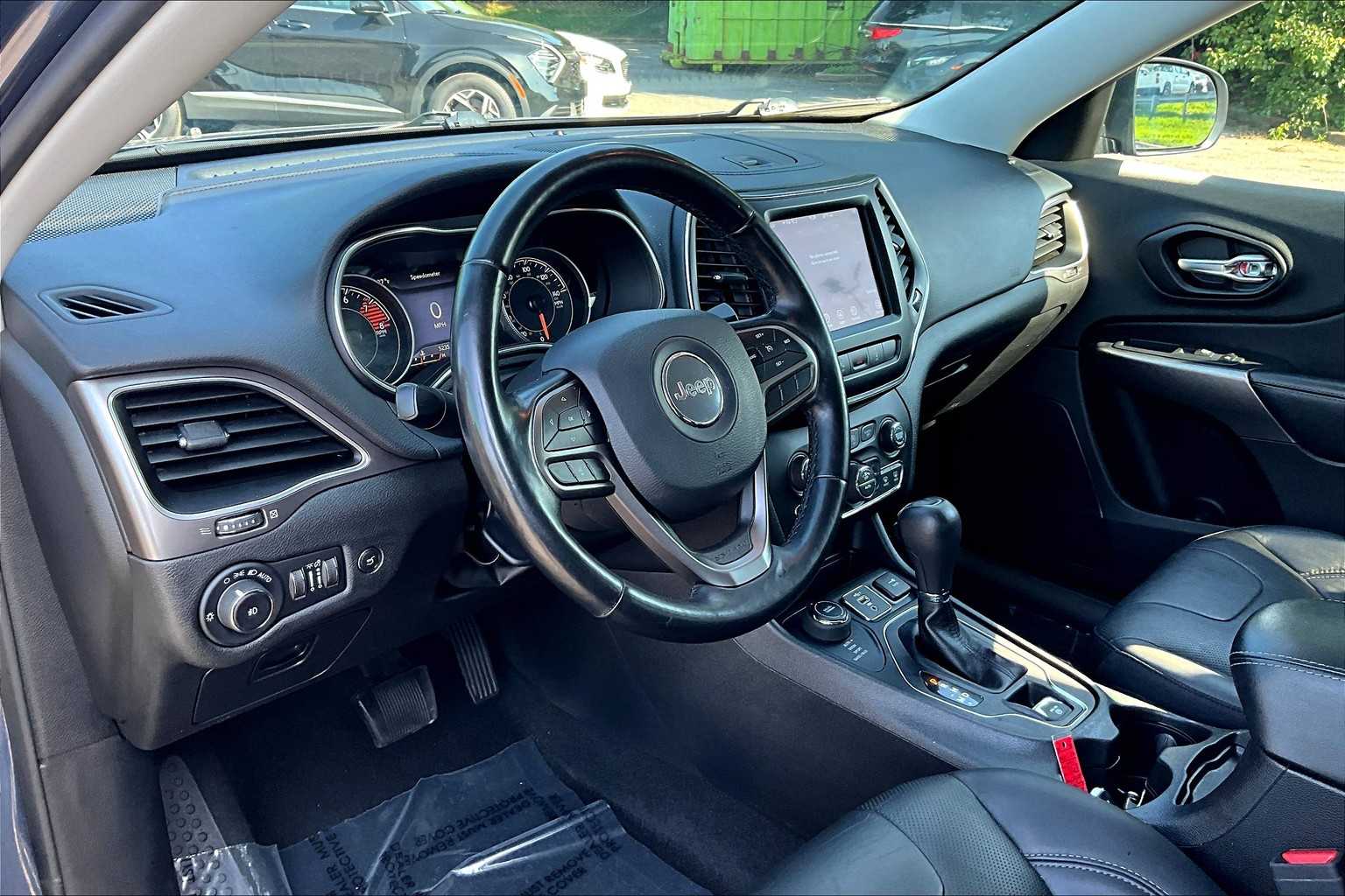 2021 Jeep Cherokee Latitude Lux photo 16