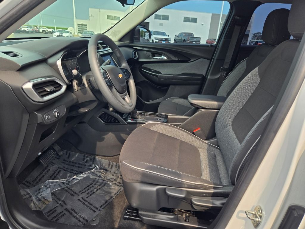 2022 Chevrolet Trailblazer LS photo 16
