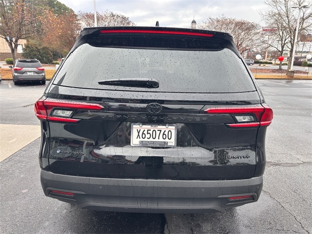 2025 Toyota Highlander Hybrid photo 4