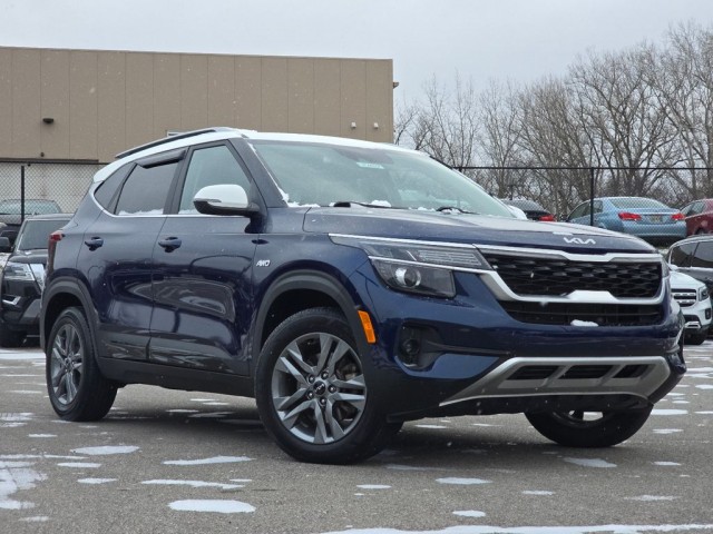 2022 Kia Seltos S's photo