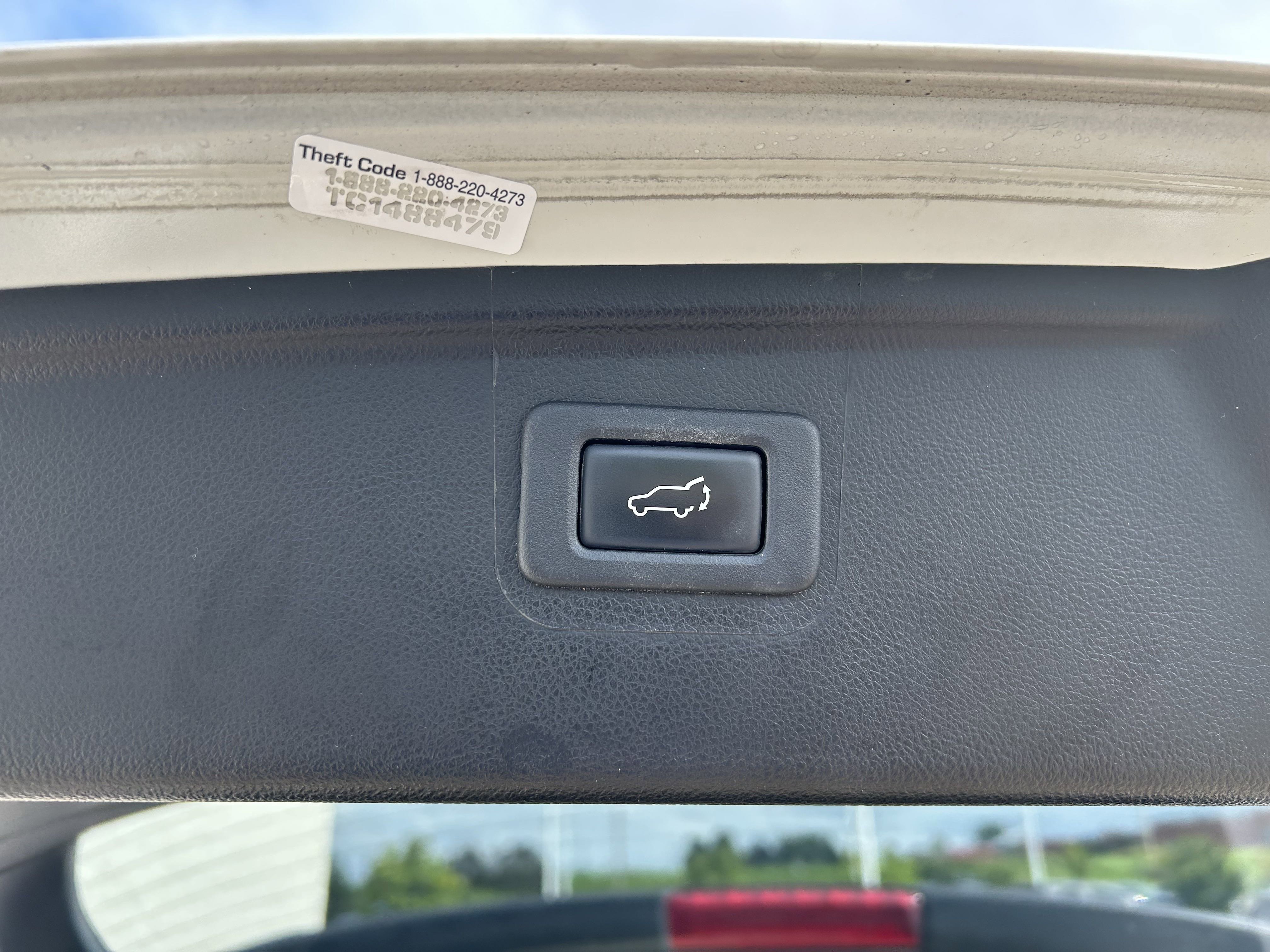 2018 Subaru Outback Limited photo 3