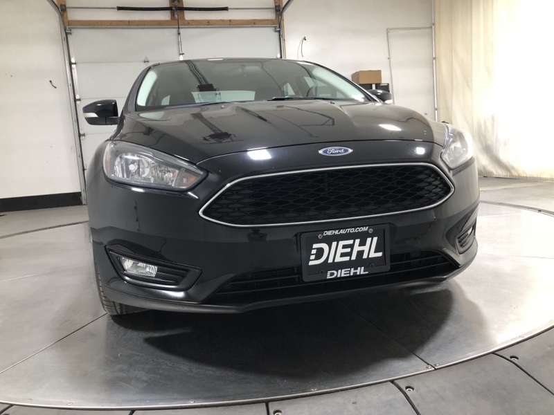 2016 Ford Focus SE photo 2