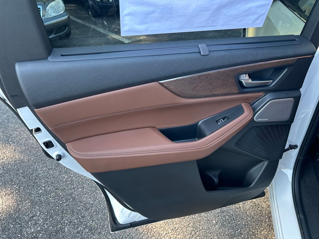 2026 Acura MDX SH-AWD Advance photo 14
