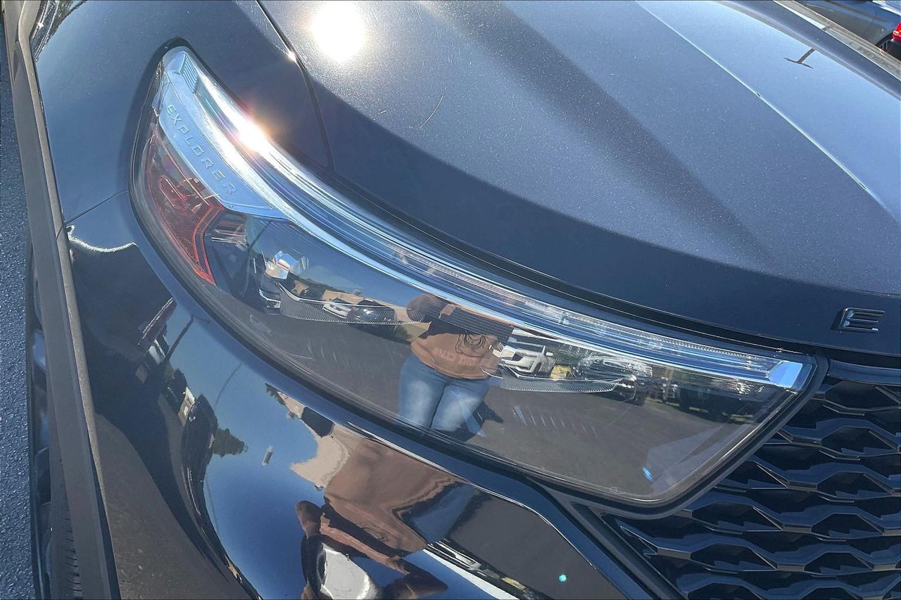 2020 Ford Explorer ST photo 24