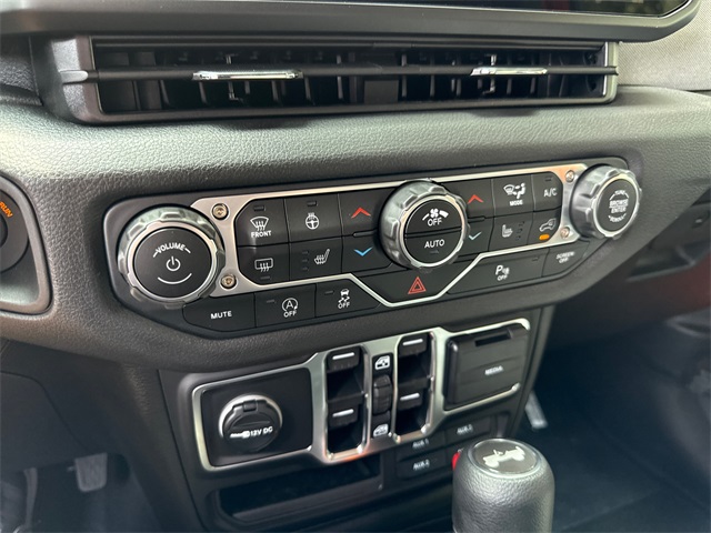 2025 Jeep Wrangler Sport S photo 21