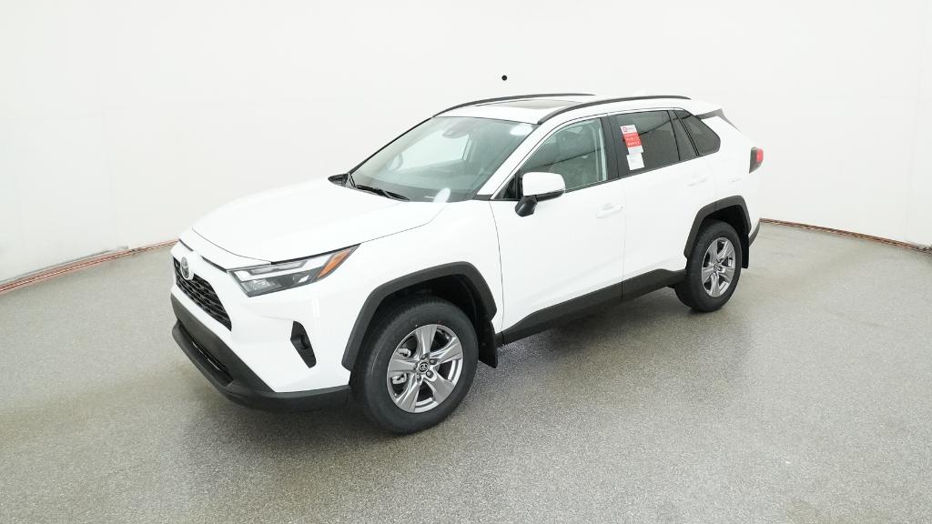 2025 Toyota RAV4 XLE's photo