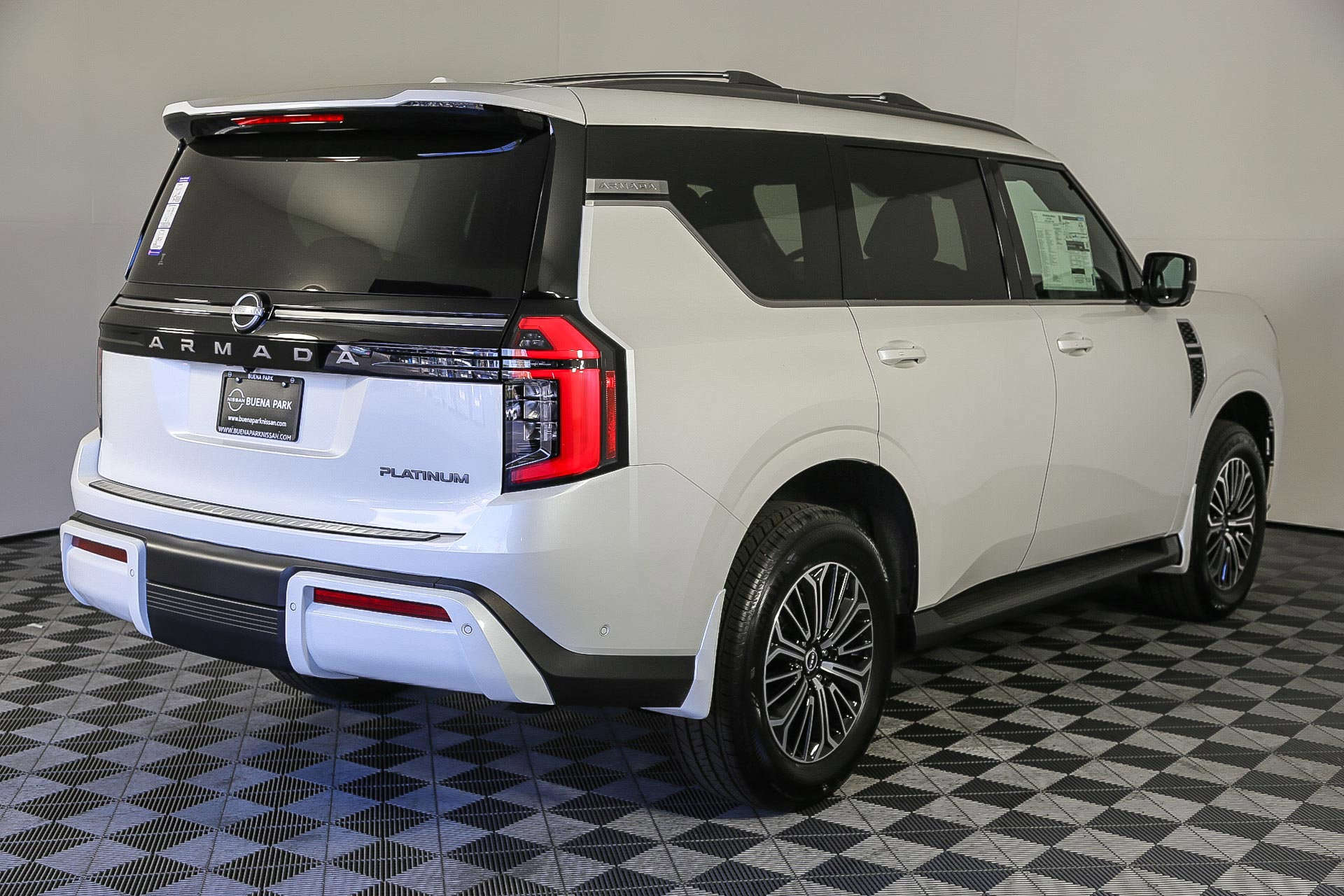 2025 Nissan Armada Platinum photo 5