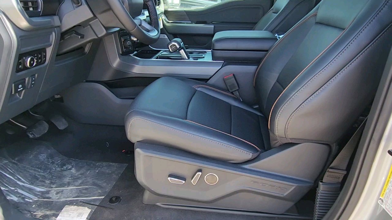 2025 Ford F-150 Lariat photo 19