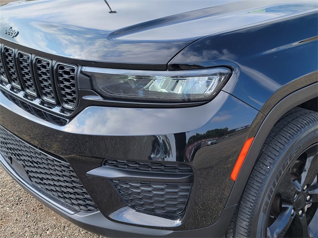 2022 Jeep Grand Cherokee Altitude photo 11