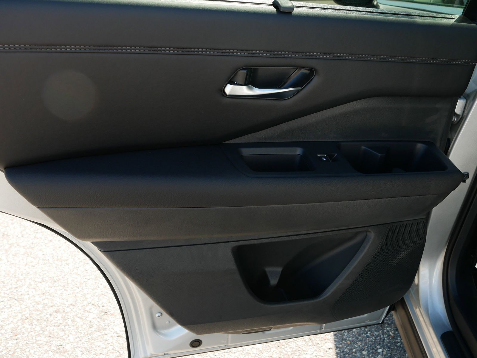 2025 Nissan Pathfinder Platinum photo 14