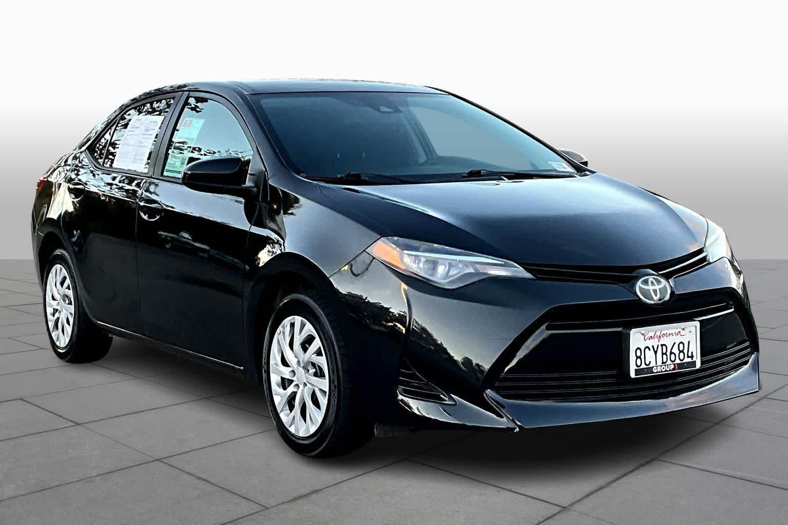 2017 Toyota Corolla LE photo 2