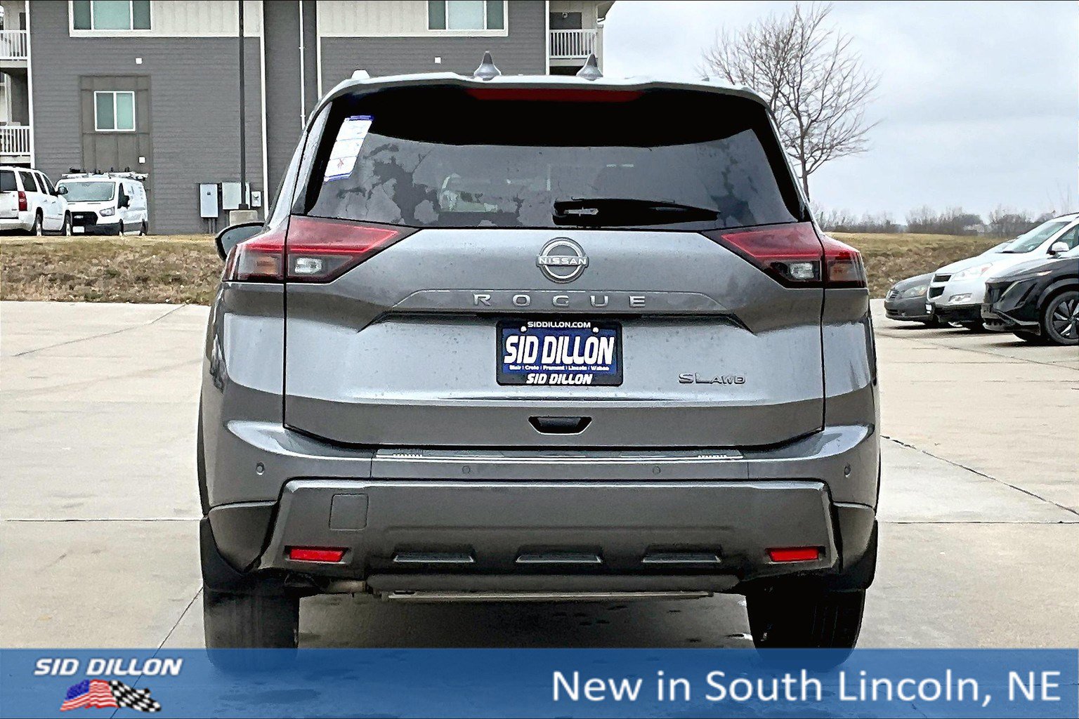 2025 Nissan Rogue SL photo 4