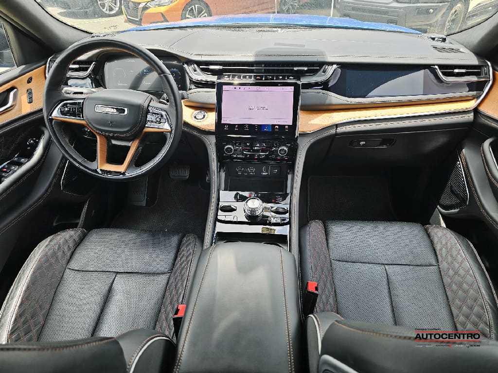 2023 Jeep Grand Cherokee Summit Reserve photo 4