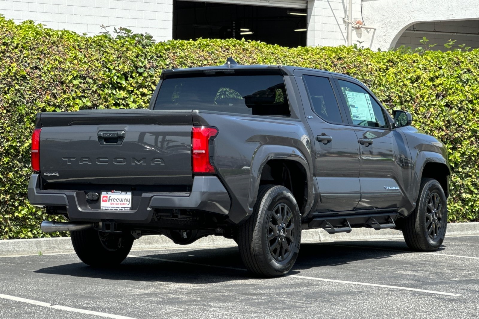 2025 Toyota Tacoma SR5 photo 4
