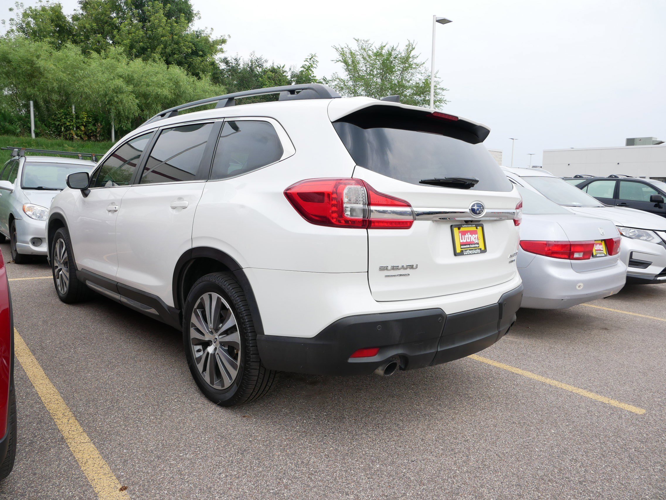 2022 Subaru Ascent Limited photo 4