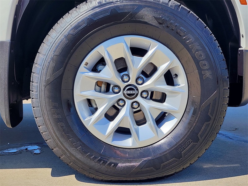 2024 Nissan Frontier SV photo 4