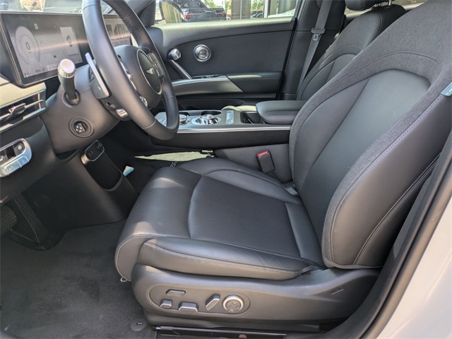2024 Genesis GV60 RWD photo 20