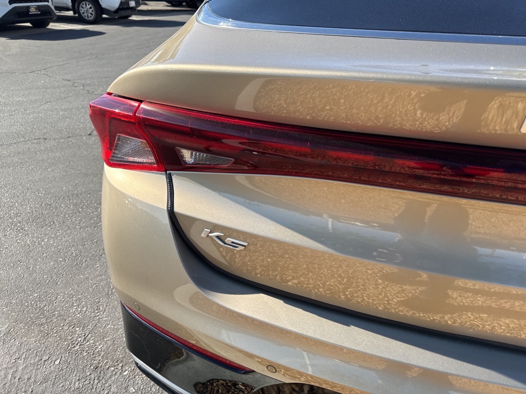 2022 Kia K5 EX photo 4