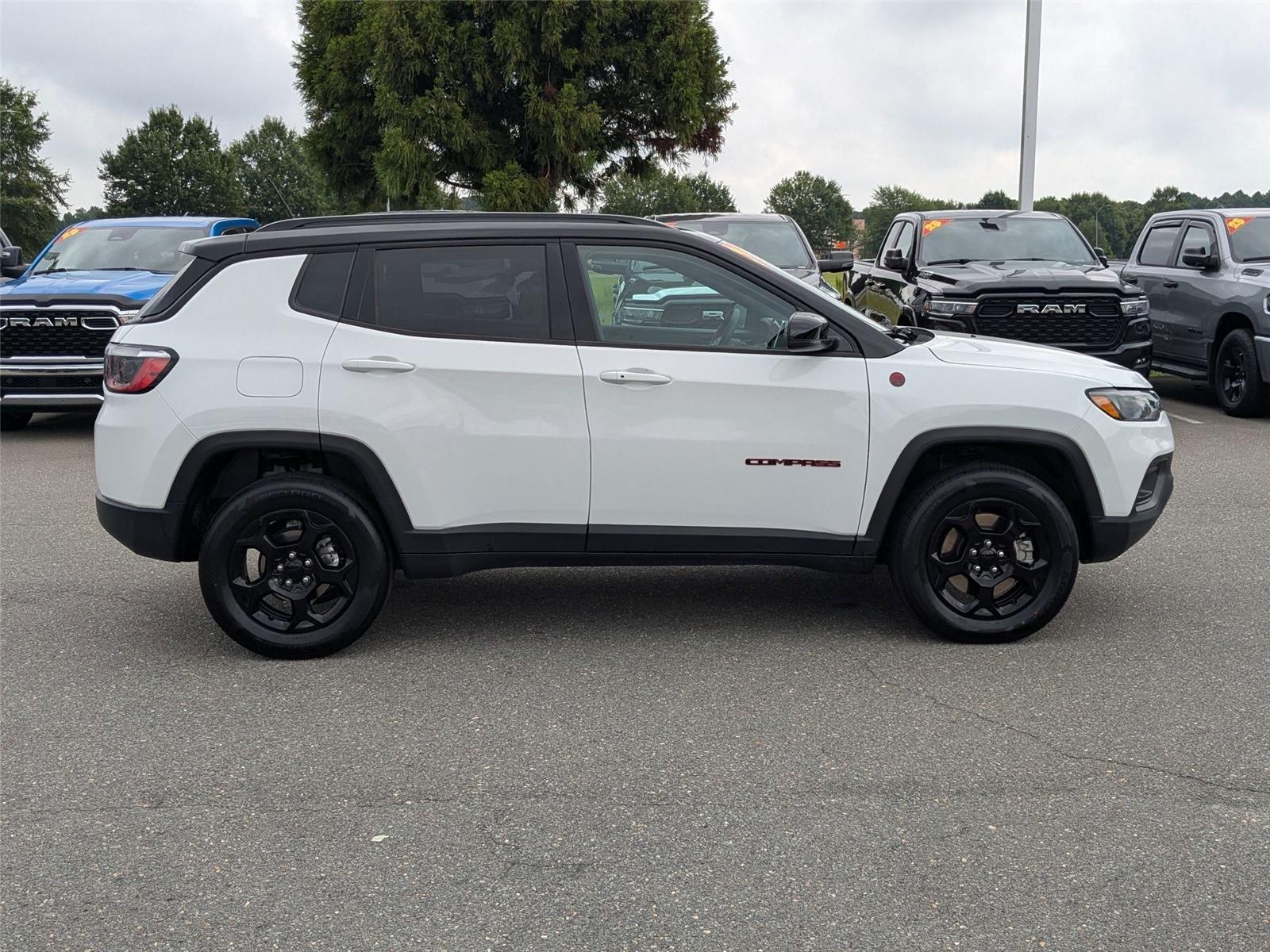 2023 Jeep Compass Trailhawk photo 4