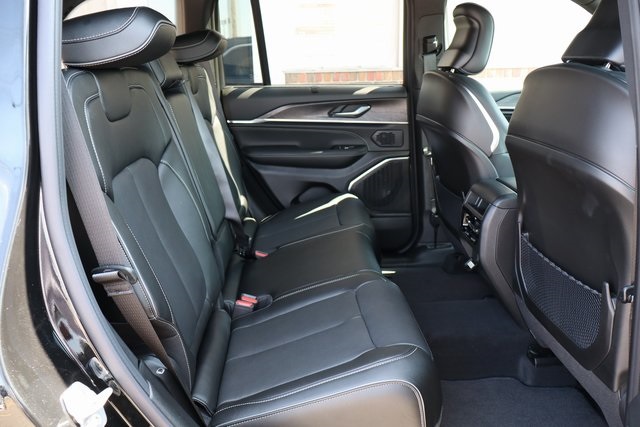 2025 Jeep Grand Cherokee Overland photo 42