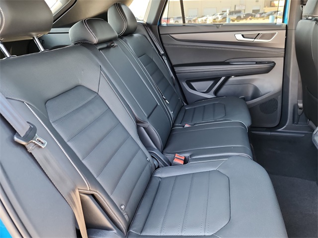 2025 Volkswagen Atlas Cross Sport SEL R-Line photo 17