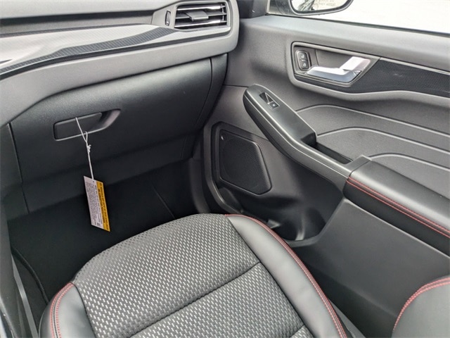 2024 Ford Escape ST-Line Elite photo 17