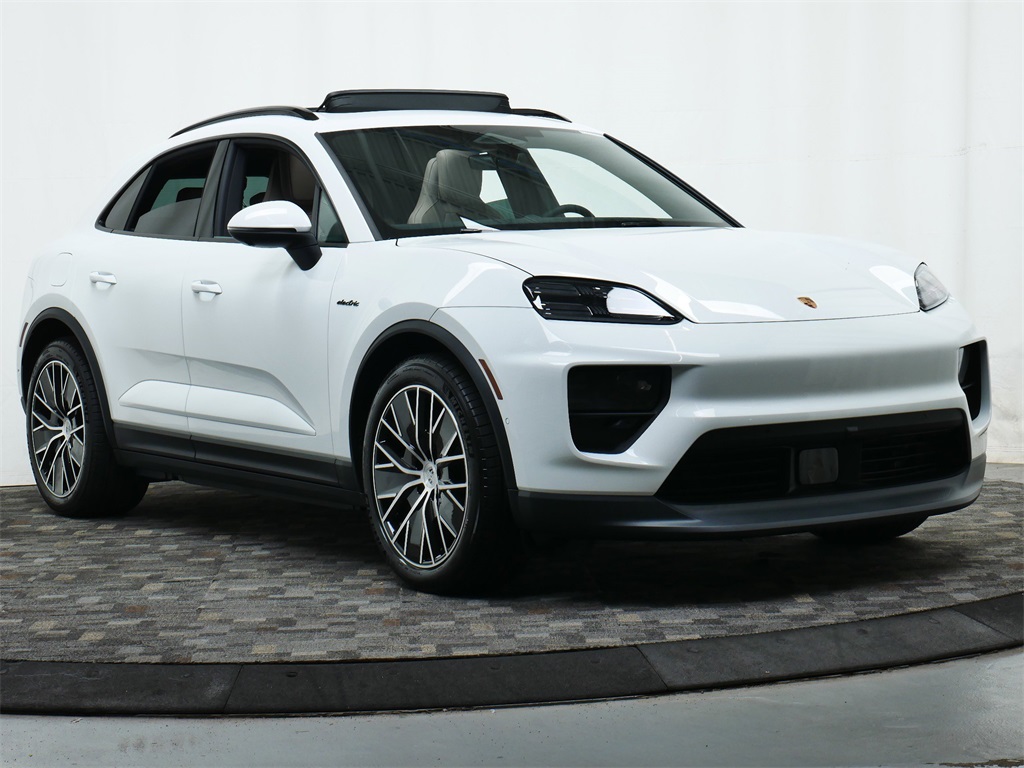 2025 Porsche Macan Electric 4 photo 9
