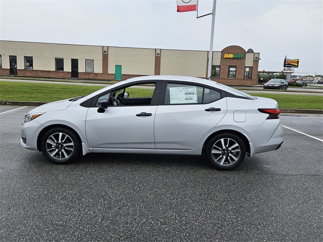 2025 Nissan Versa 1.6 S photo 4