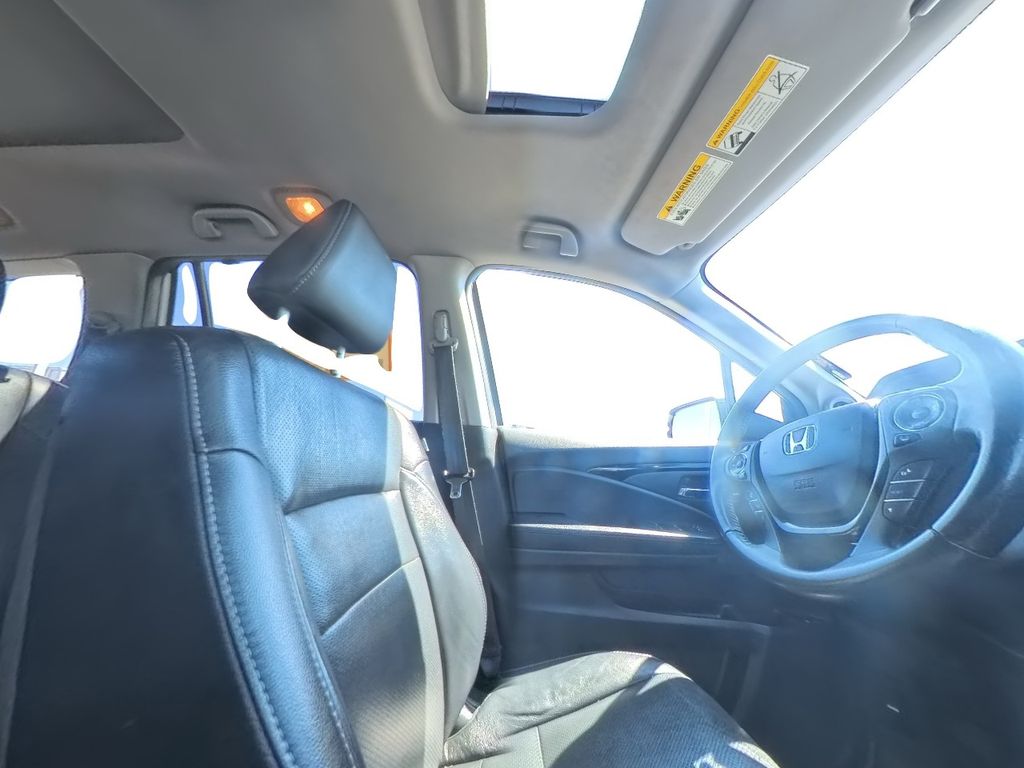 2017 Honda Pilot Elite photo 23