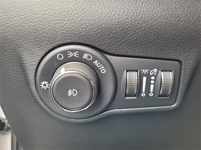 2025 Jeep Compass Latitude photo 18