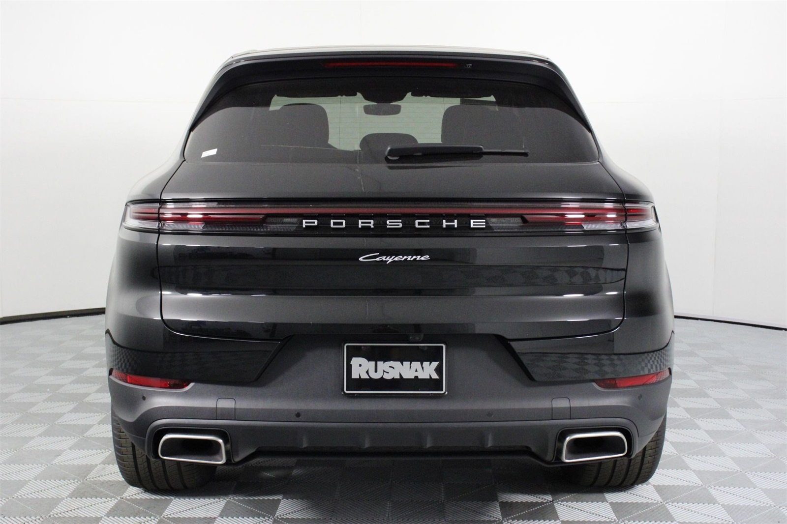 2025 Porsche Cayenne photo 5