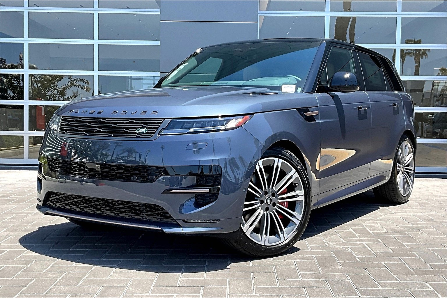 2025 Land Rover Range Rover Sport Dynamic SE's photo