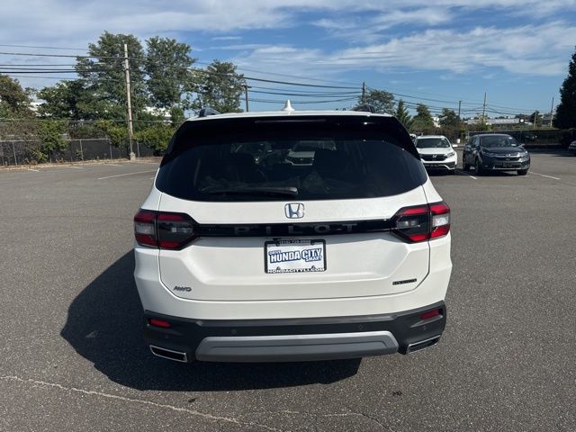 2025 Honda Pilot Touring photo 2