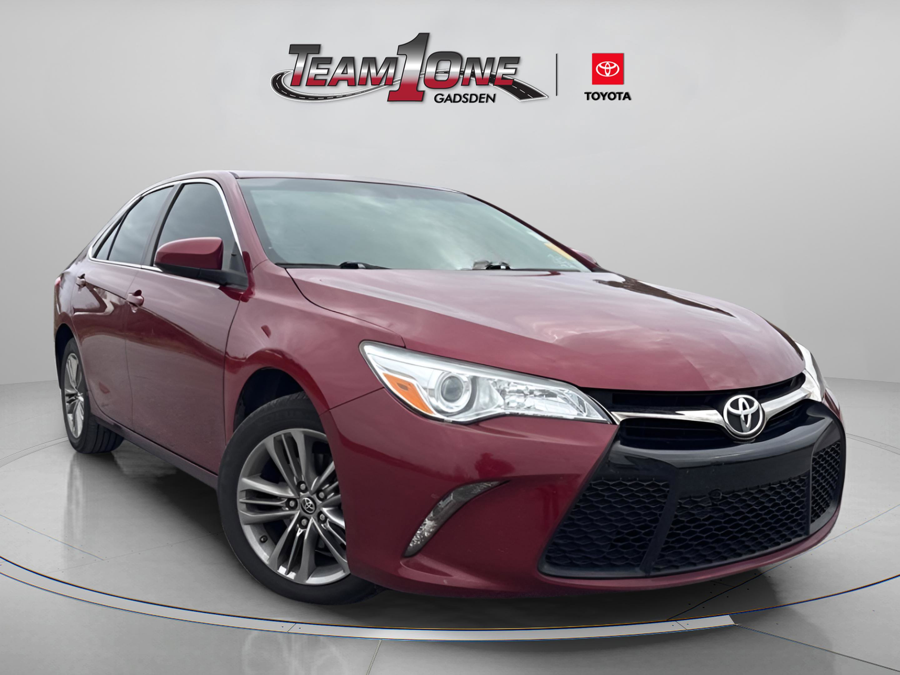 2016 Toyota Camry Special Edition's photo