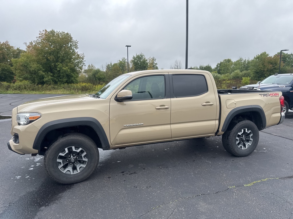 2018 Toyota Tacoma TRD Off-Road photo 12