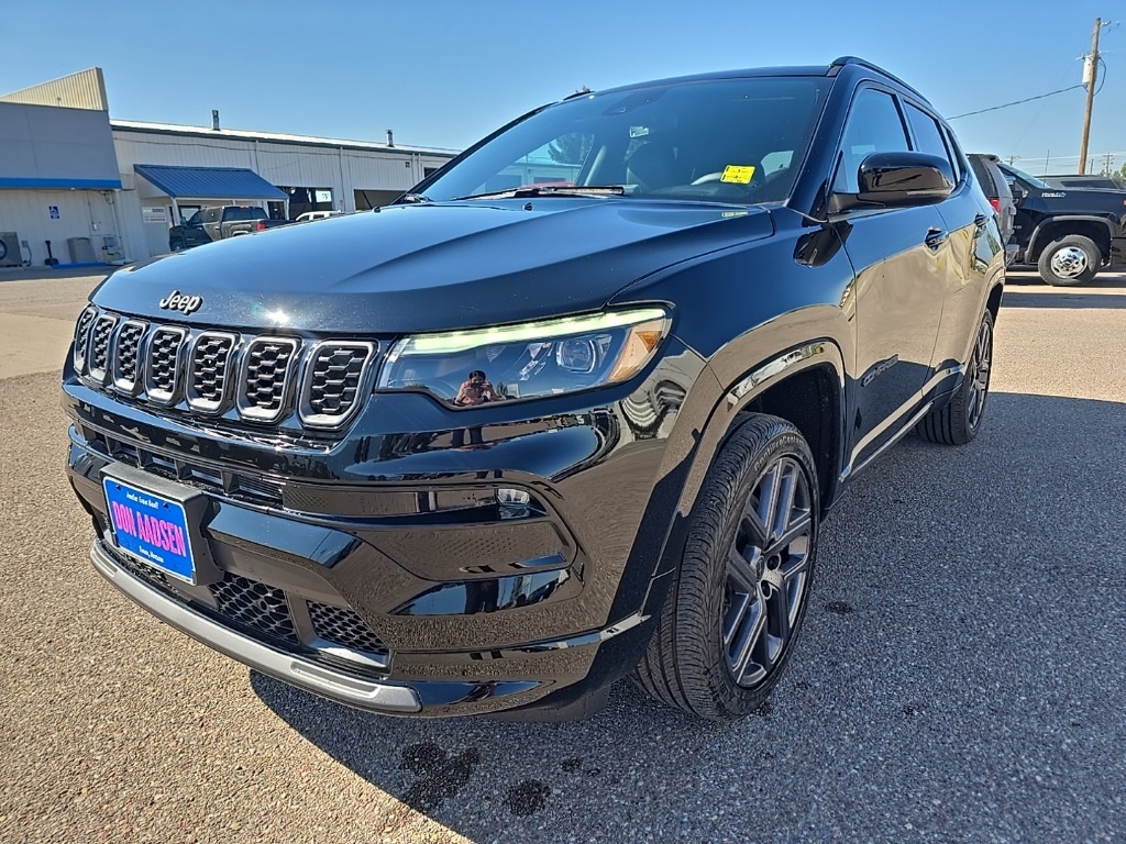 2025 Jeep Compass Limited photo 2