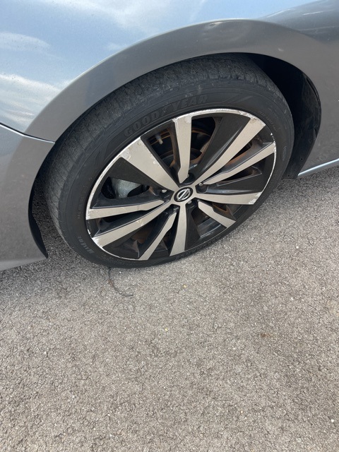 2021 Nissan Altima 2.5 SR photo 11